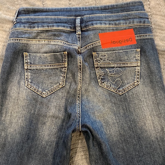 ***RARE*** Mickey Mouse Boyfriend Jeans Pants size 28 - Picture 9 of 16